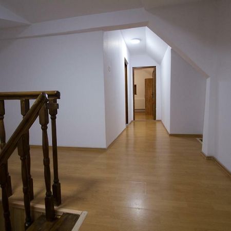 Pe Tocile Apartment Braşov Extérieur photo