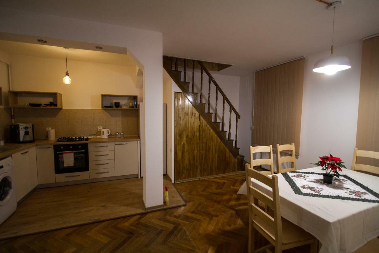 Pe Tocile Apartment Braşov Extérieur photo